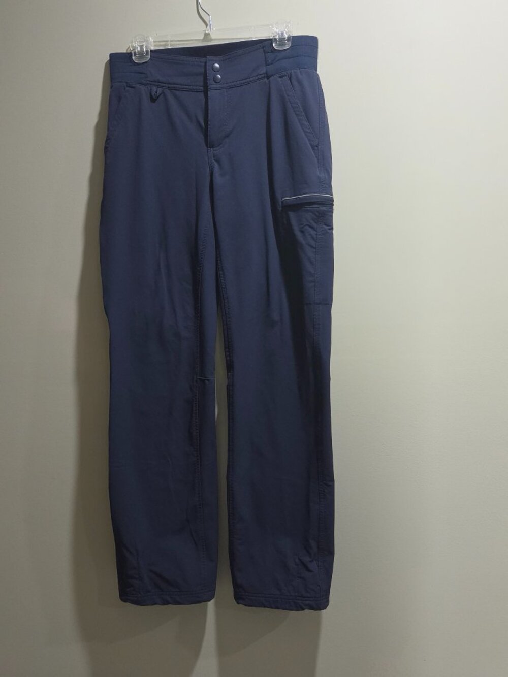 Duluth trading company Women's Black Hills Water-Repellent Pants Navy 6 x 33